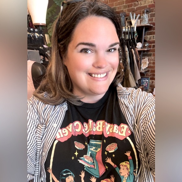 Meet your Posher, Meredith - Picture 1 of 1